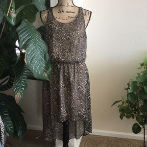 Dress excellent condition size L. No Rips no tears no Stains. Chetah Pattern.